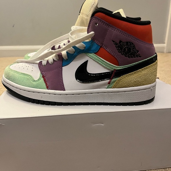 Women’s Air Jordan 1 Mid SE Multicolor - Picture 2 of 9